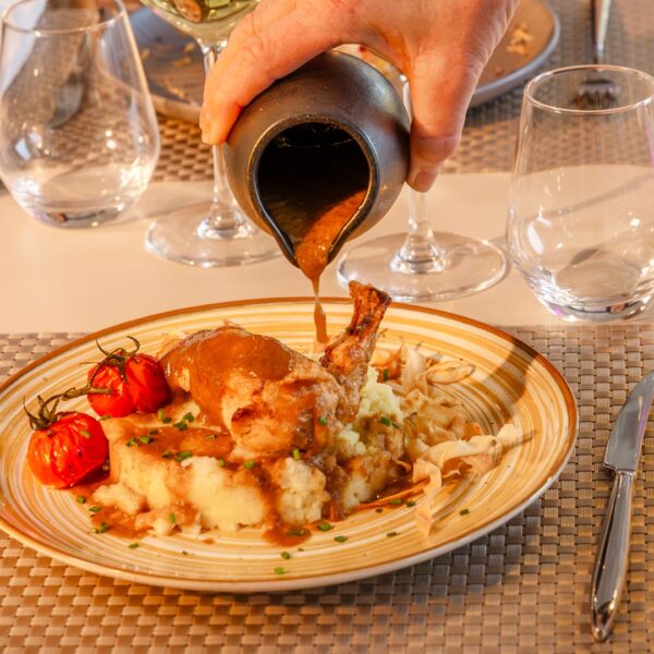 Volaille sauce maison et purée – restaurant Le K Mandelieu