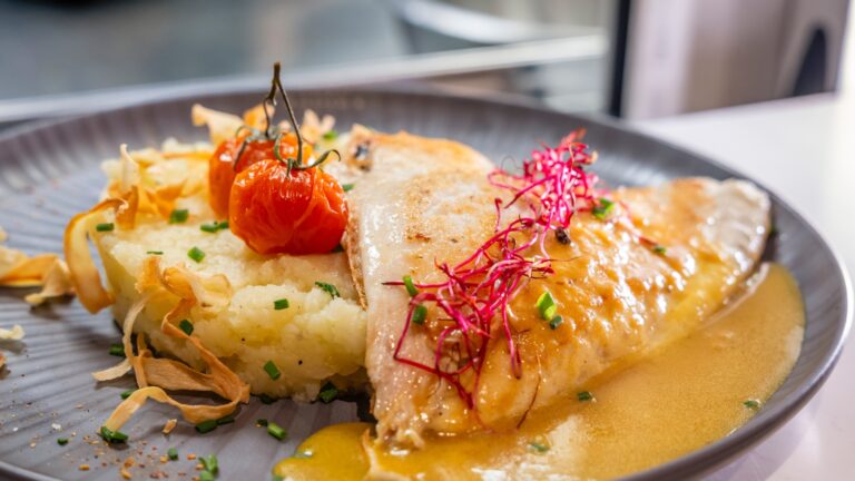 Filet de poisson et purée maison – restaurant Le K Mandelieu